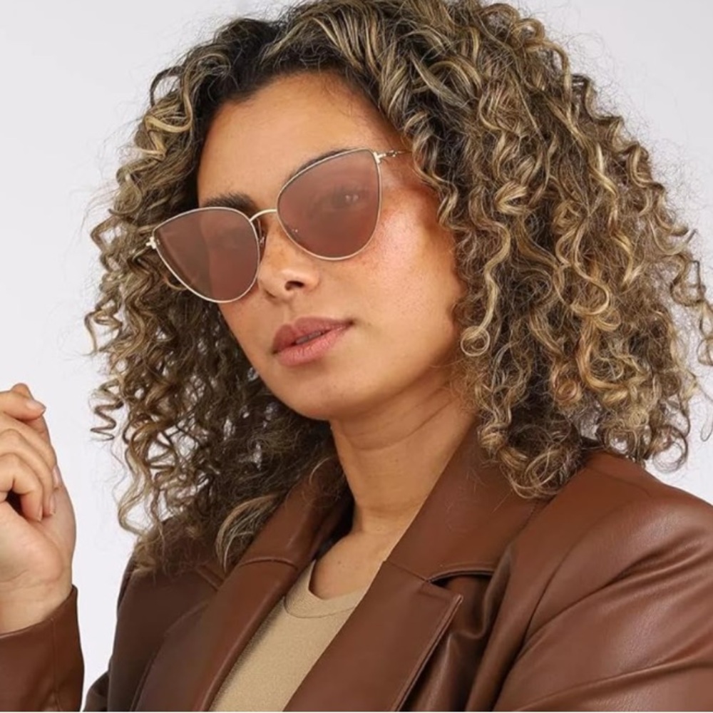 Excluded Tom Ford Sunglasses, New 275 - Picture 6 of 7